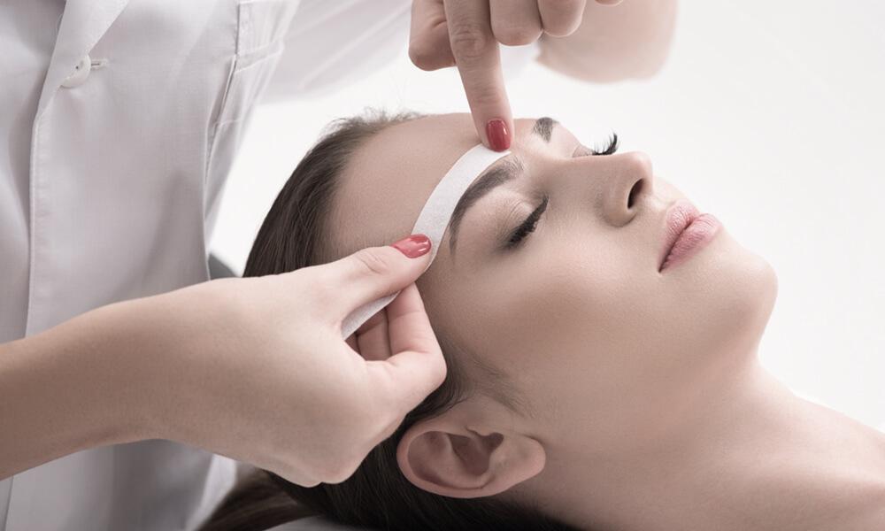 Belly Wax at Luxe Nails & Spa in Newark